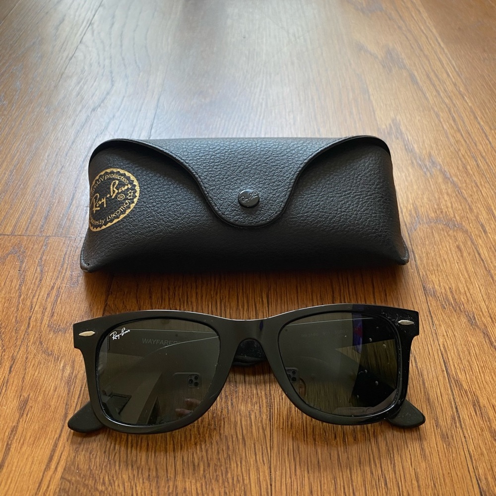 RAYBAN Wayfarer sunglasses